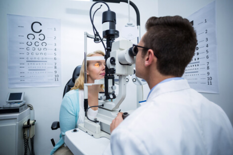 Ways to Lower the Risk of Age-Related Macular Degeneration